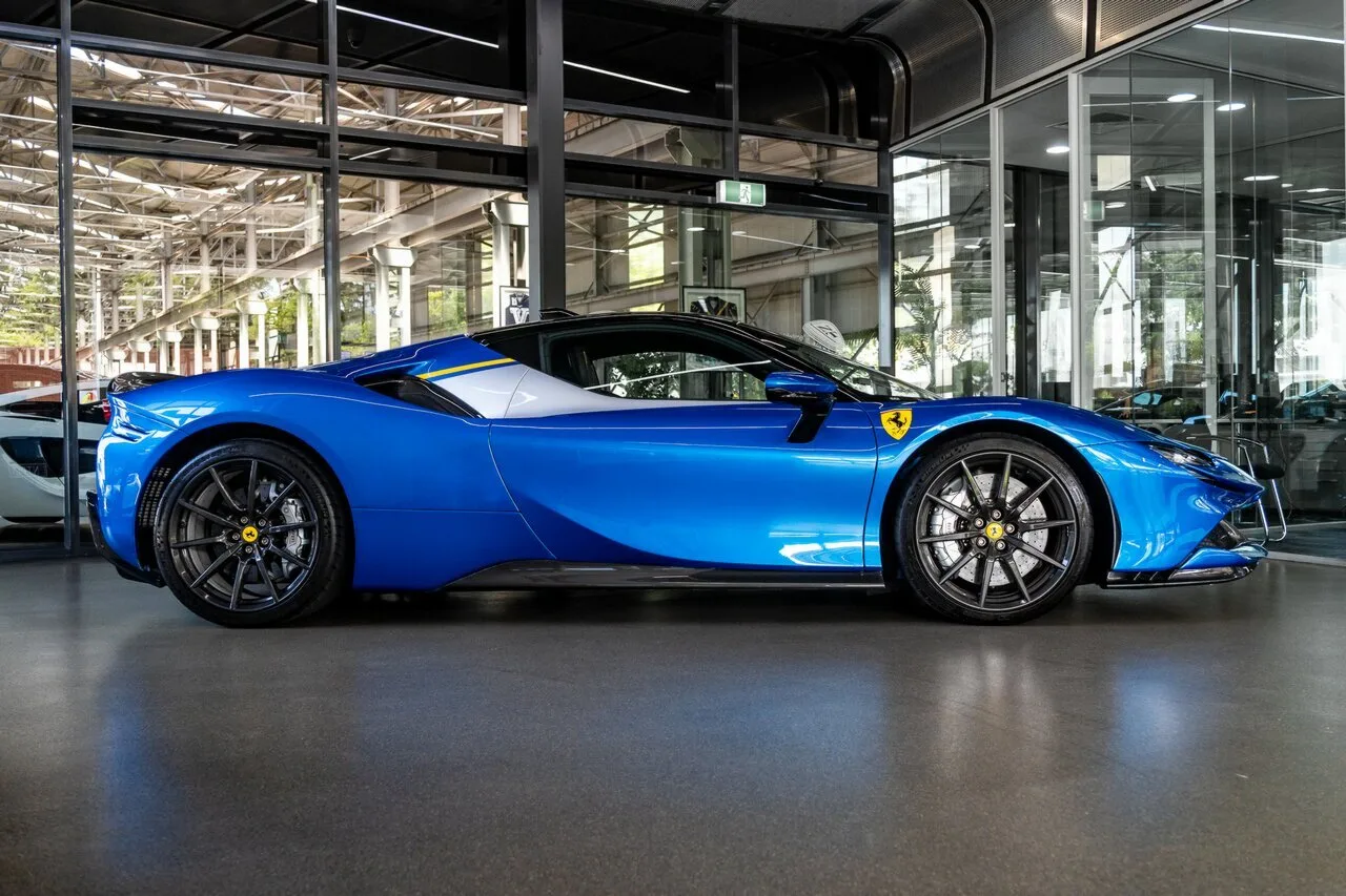 2021 Ferrari SF90 Stradale Stradale DCT F154, photo 4