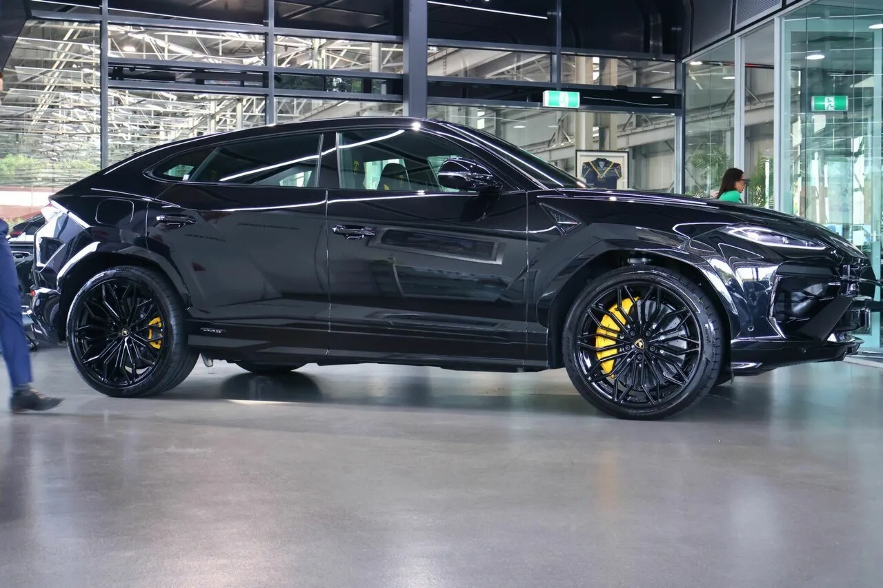 2025 Lamborghini Urus SE AWD 636 MY25, photo 4