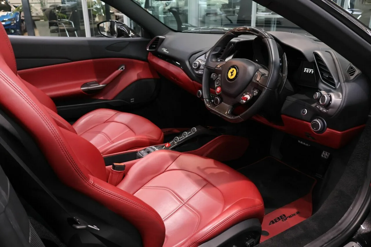 2017 Ferrari 488 Spider Spider DCT F142M, photo 5