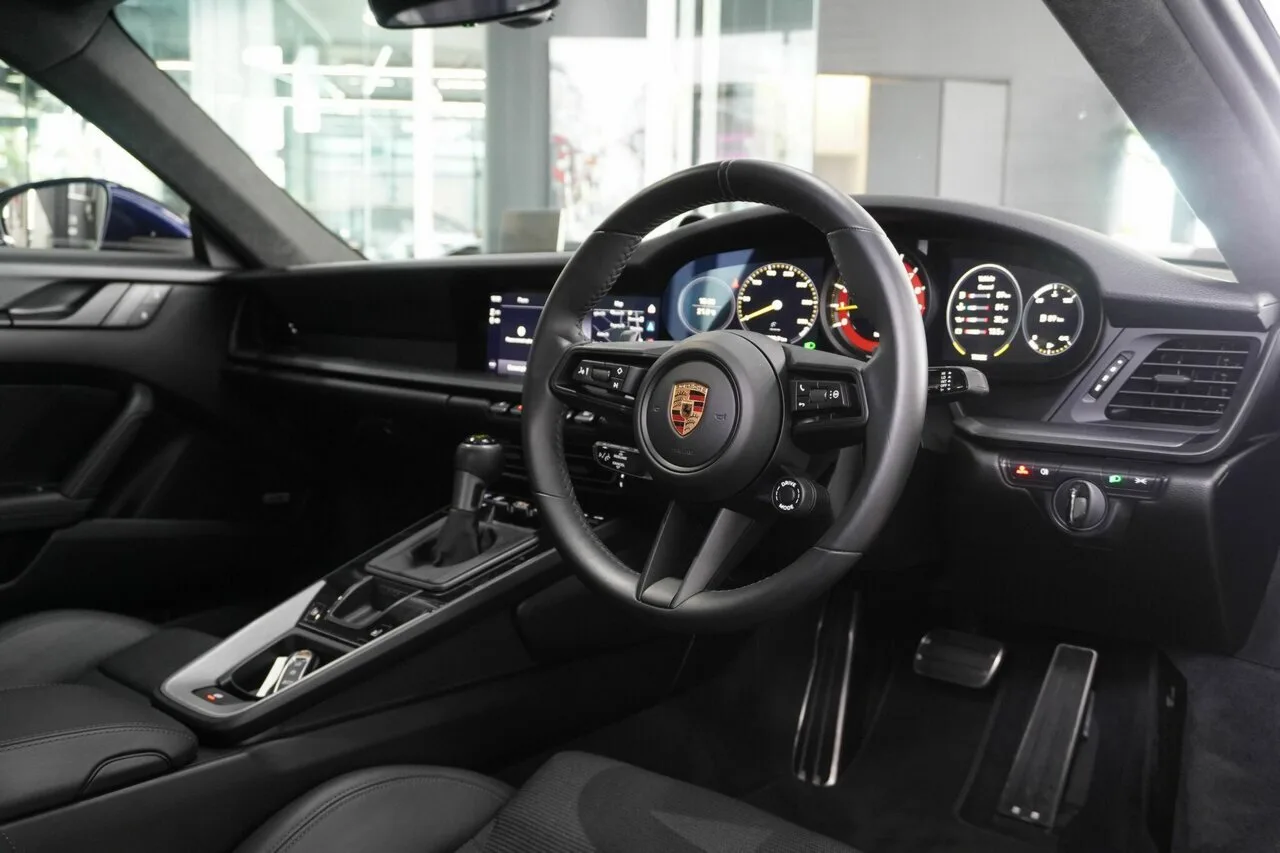 2022 Porsche 911 GT3 with Touring Package PDK 992 MY22, photo 3