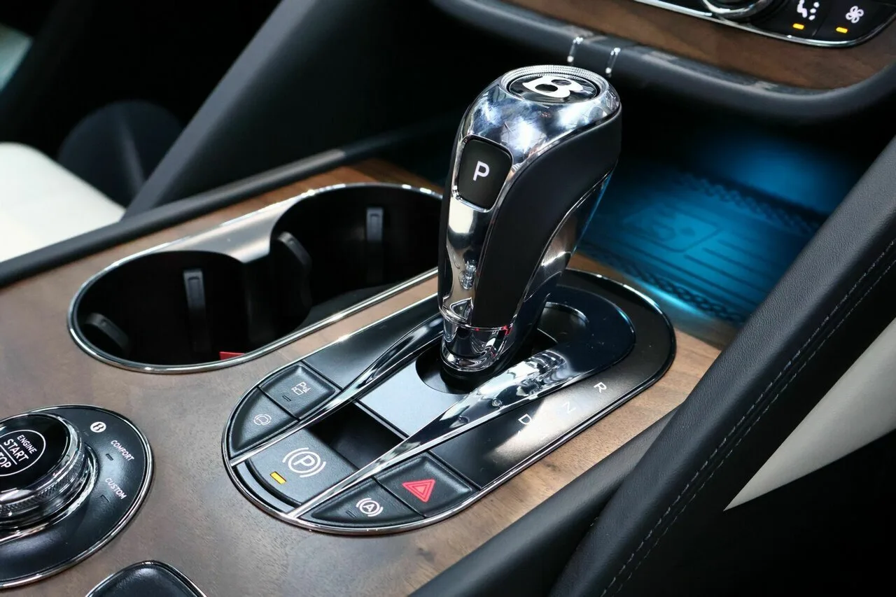 2026 Bentley Bentayga V8 AWD 4V MY26, photo 5
