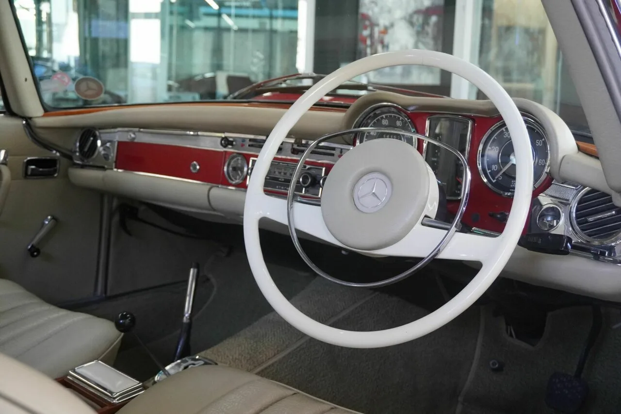 1968 Mercedes-Benz 280SL Sports R113, photo 3