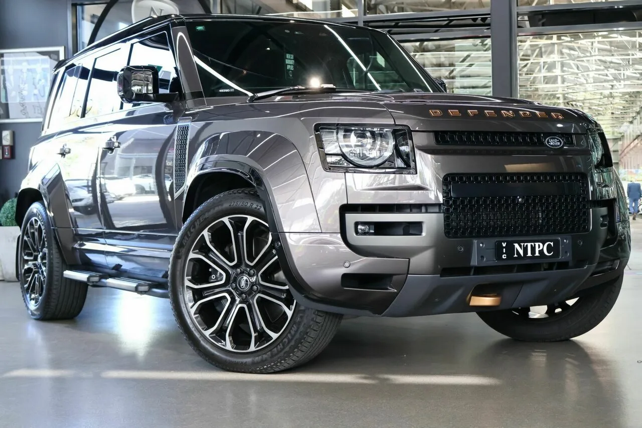 2025 Land Rover Defender 110 P635 AWD OCTA L663 26MY, photo 1